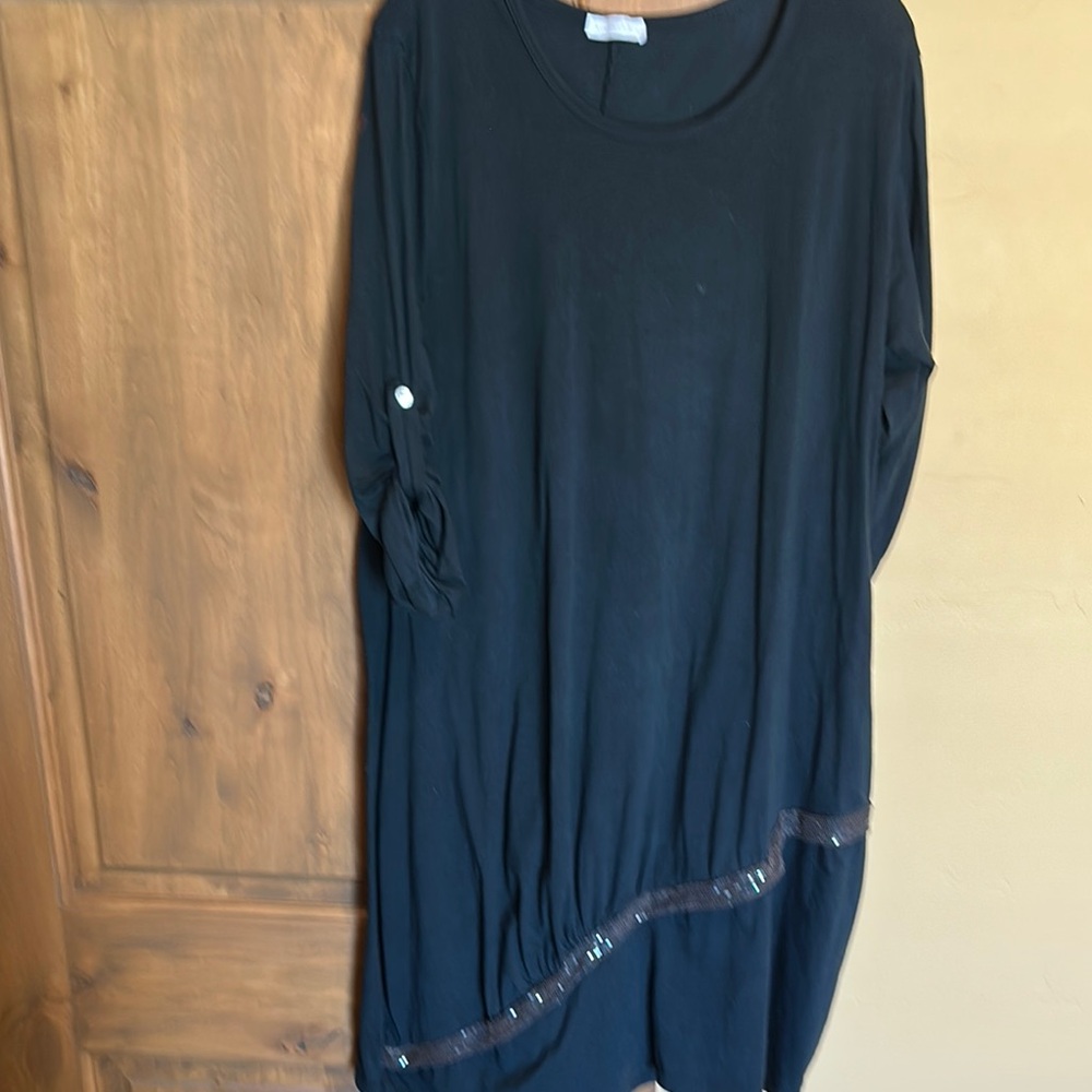 Elegant Black Dress with Sequin Detail